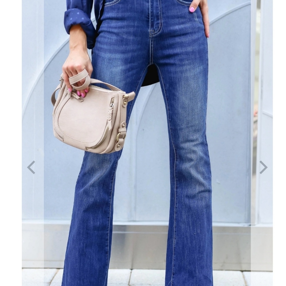 Risen Raw Hem flare Jeans